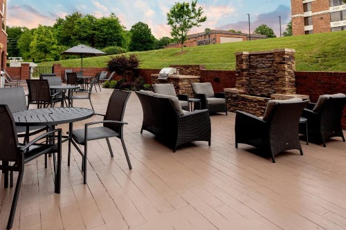 Fairfield Inn & Suites by Marriott Charlotte Matthews - image 2