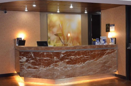 Best Western Plus Charlotte Matthews Hotel - image 1