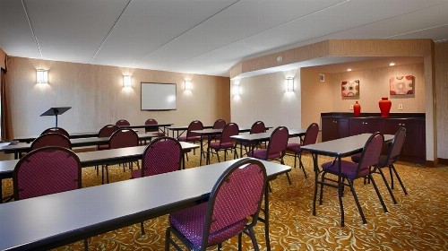 Best Western Plus Charlotte Matthews Hotel - image 12
