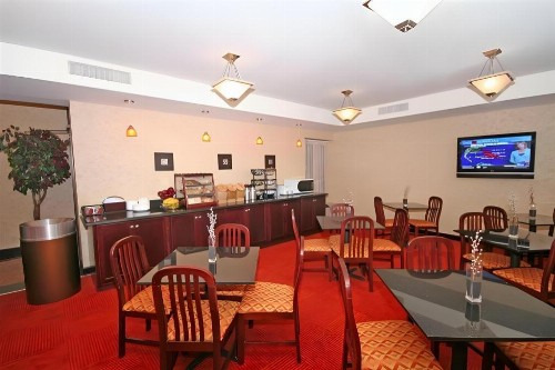Best Western Plus Charlotte Matthews Hotel - image 17