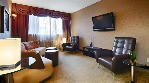 Best Western Plus Charlotte Matthews Hotel - image 19