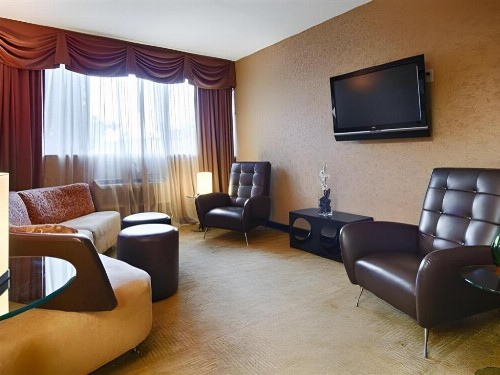 Best Western Plus Charlotte Matthews Hotel - image 28