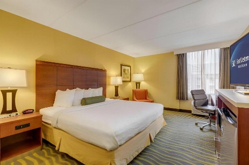 Best Western Plus Charlotte Matthews Hotel - image 35