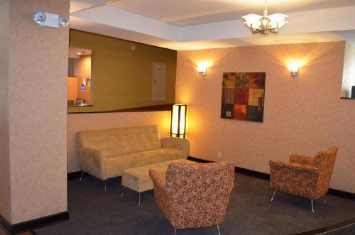 Best Western Plus Charlotte Matthews Hotel - image 4