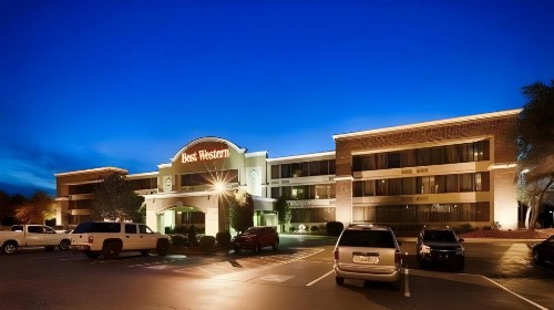 Best Western Plus Charlotte Matthews Hotel - image 7