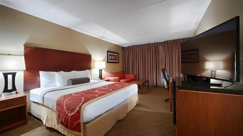 Best Western Plus Charlotte Matthews Hotel - image 8
