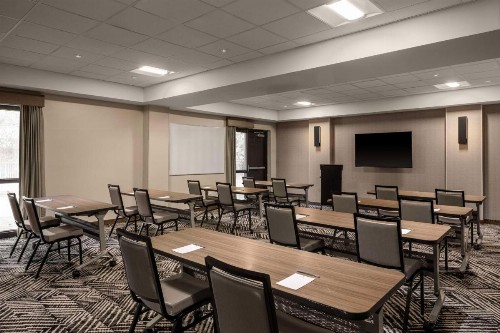 Hyatt Place Charlotte Airport/Lake Pointe - image 14