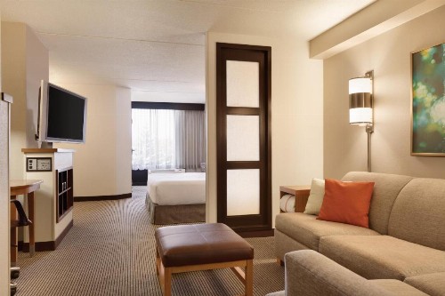 Hyatt Place Charlotte Airport/Lake Pointe - image 3