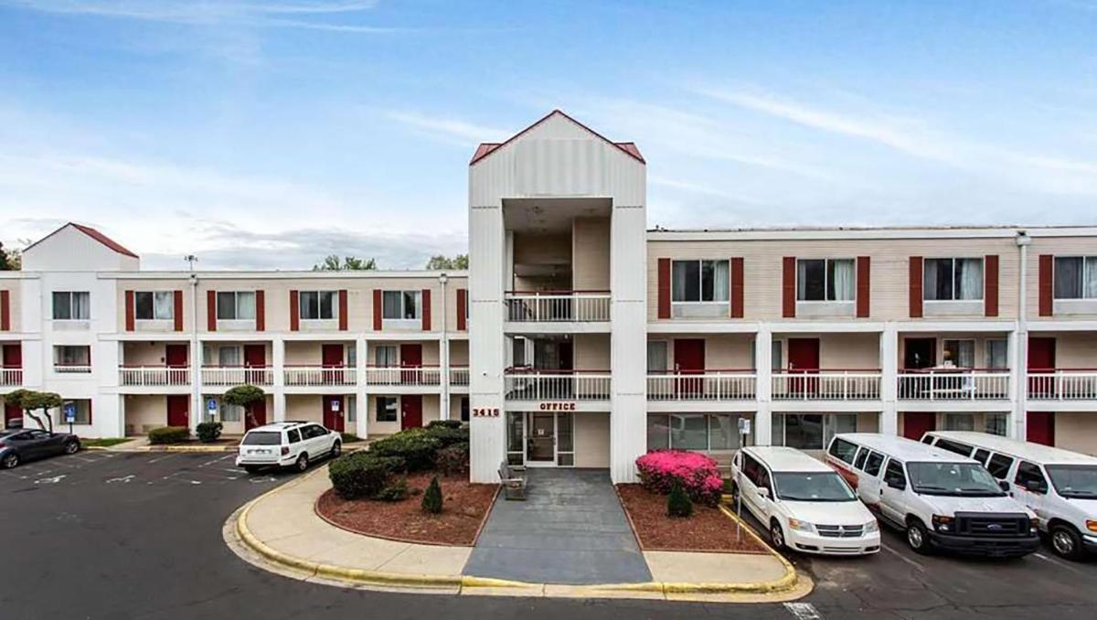 Econo Lodge Charlotte Airport - main image