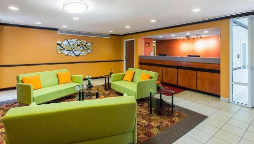 Econo Lodge Charlotte Airport - image 25