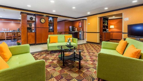 Econo Lodge Charlotte Airport - image 4