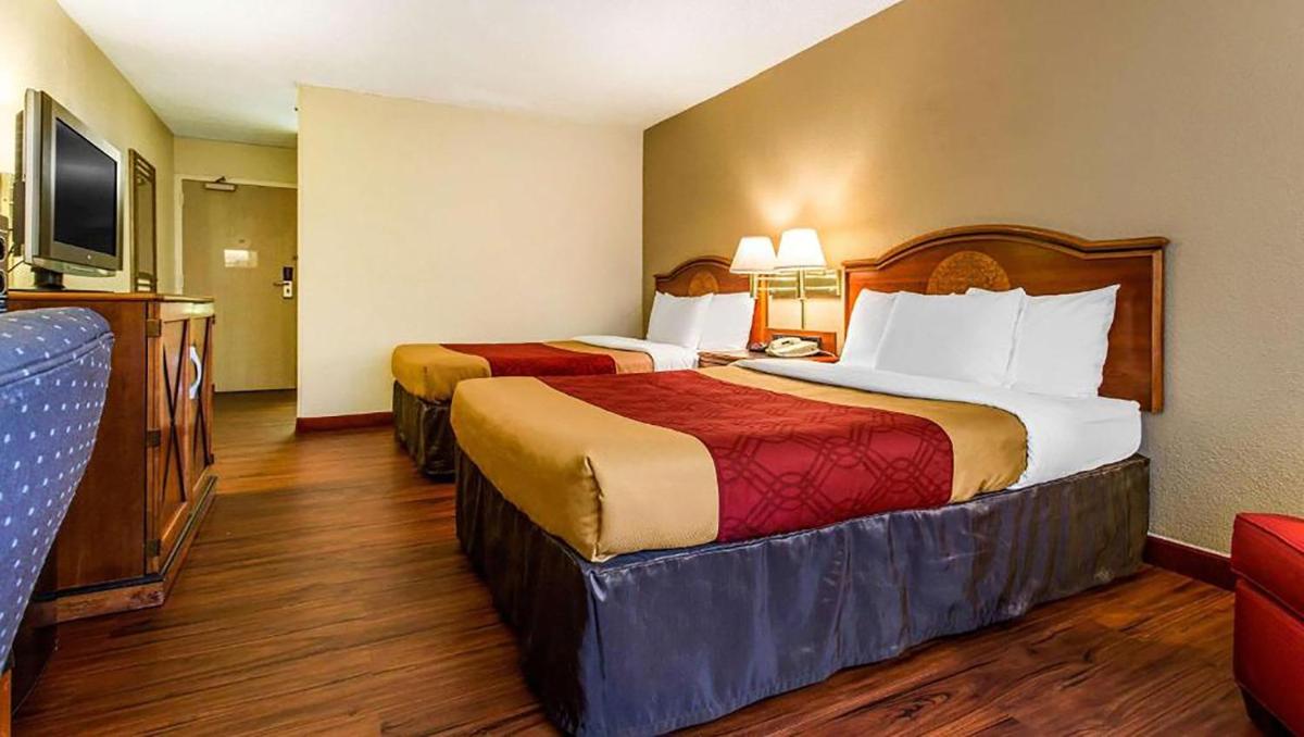 Econo Lodge Charlotte Airport - image 6