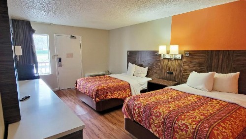 Econo Lodge Charlotte Airport - image 7