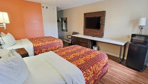 Econo Lodge Charlotte Airport - image 8