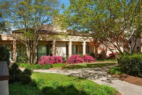 Courtyard Charlotte Arrowood - image 4
