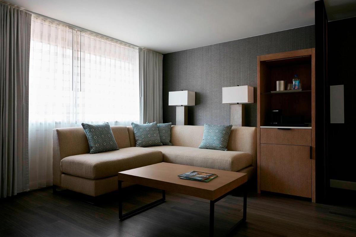 Charlotte Marriott City Center - image 7
