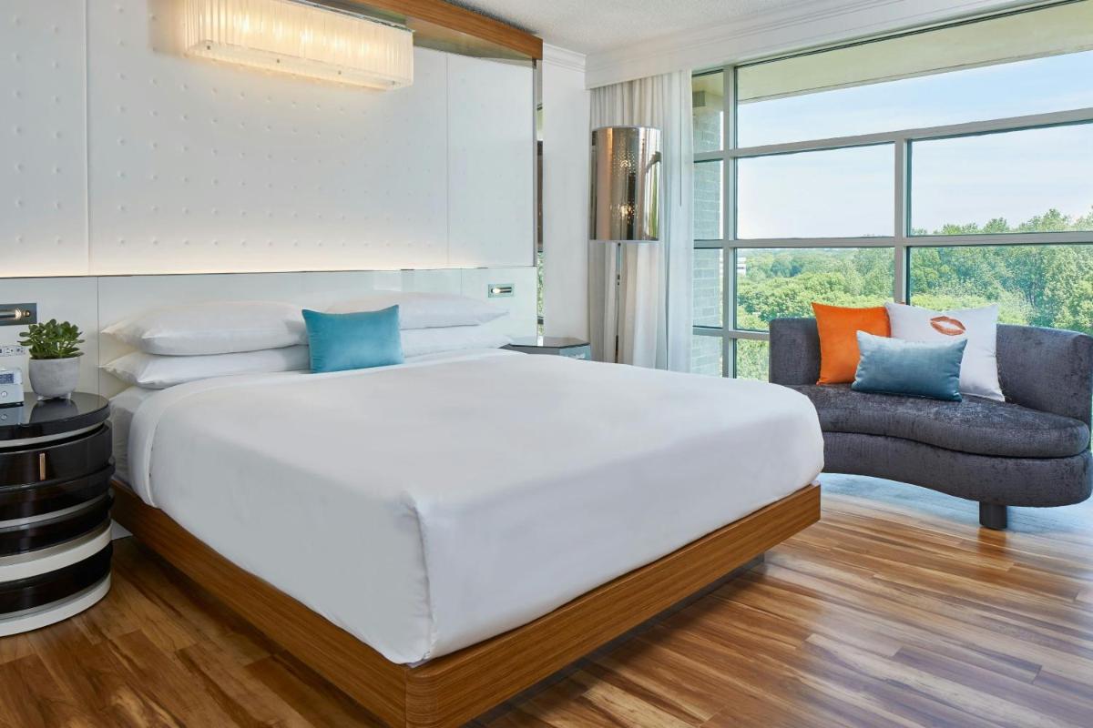 Renaissance Charlotte SouthPark Hotel - image 7