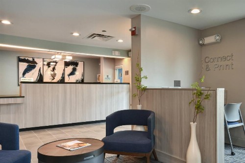 Fairfield Inn & Suites Charlotte Arrowood - image 10