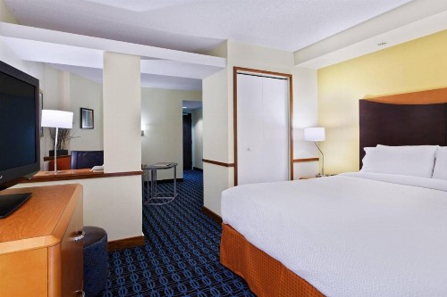 Fairfield Inn & Suites Charlotte Arrowood - image 13