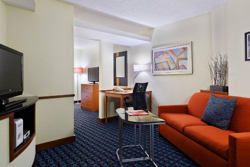 Fairfield Inn & Suites Charlotte Arrowood - image 2