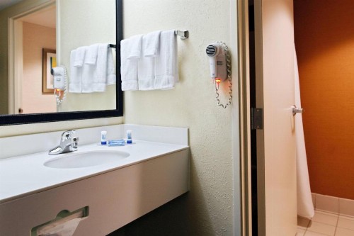 Fairfield Inn & Suites Charlotte Arrowood - image 29