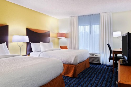 Fairfield Inn & Suites Charlotte Arrowood - image 3
