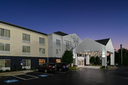 Fairfield Inn & Suites Charlotte Arrowood - image 8