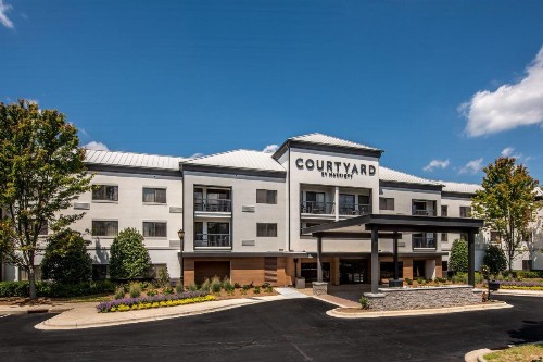 Courtyard Charlotte Ballantyne - image 17