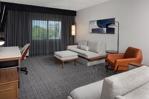 Courtyard Charlotte Ballantyne - image 38