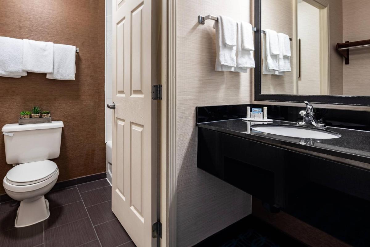 Fairfield Inn Charlotte Northlake - image 4
