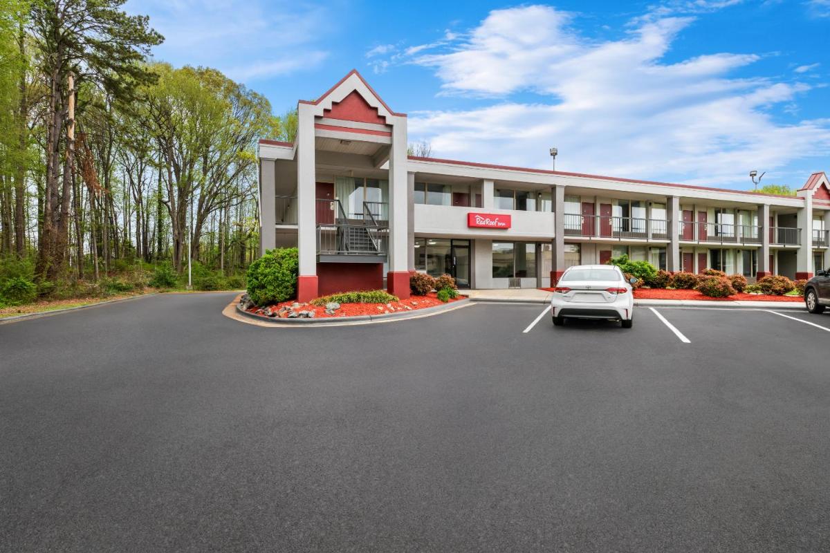 Days Inn by Wyndham Charlotte Airport North - main image
