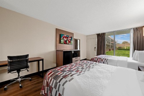 Days Inn by Wyndham Charlotte Airport North - image 31