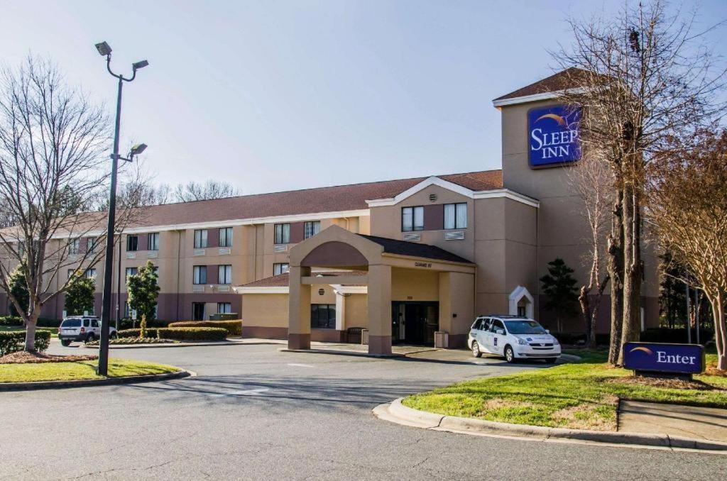 Sleep Inn Airport - Billy Graham Parkway - image 4