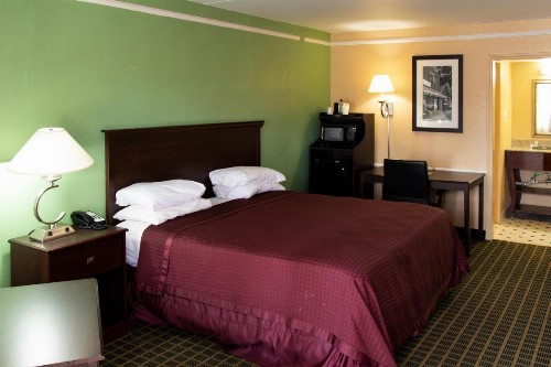 America's Best Value Inn Charlotte - image 11