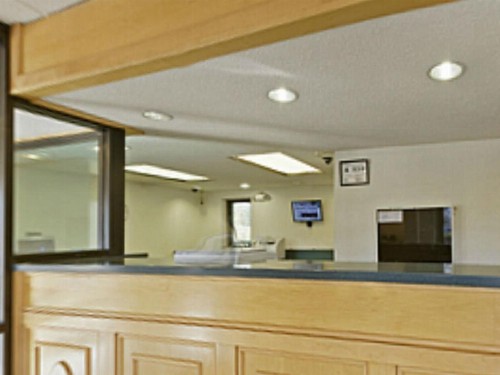 Royal Inn - image 12