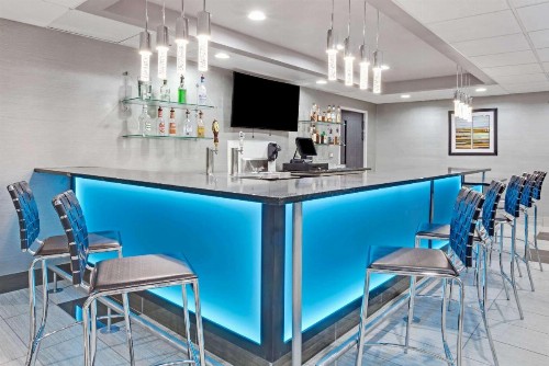 Wyndham Garden Charlotte Executive Park - image 3
