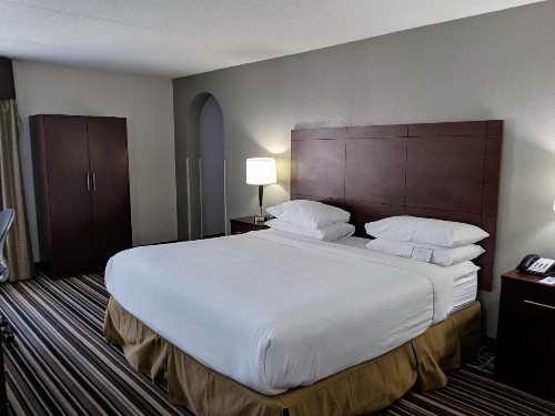 Wyndham Garden Charlotte Executive Park - image 34