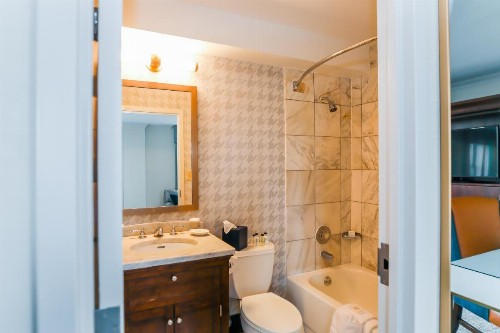 Dunhill Hotel - image 13