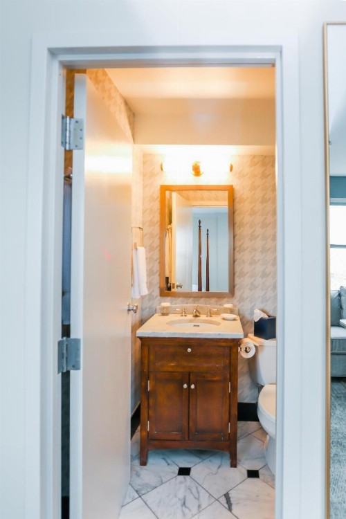 Dunhill Hotel - image 14