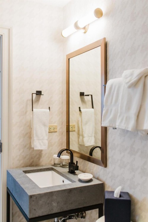 Dunhill Hotel - image 16