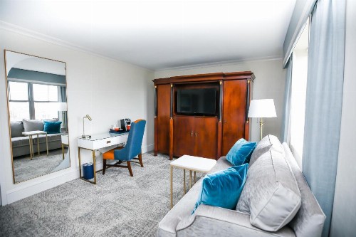 Dunhill Hotel - image 18