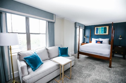 Dunhill Hotel - image 2