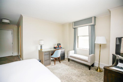 Dunhill Hotel - image 23