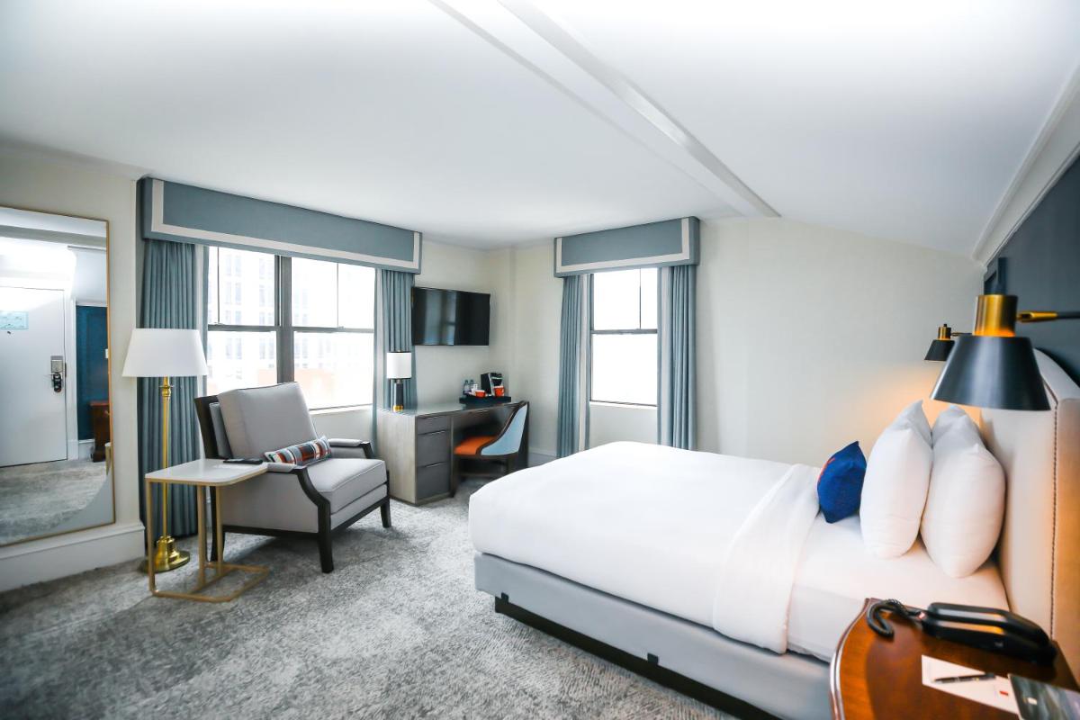 Dunhill Hotel - image 4