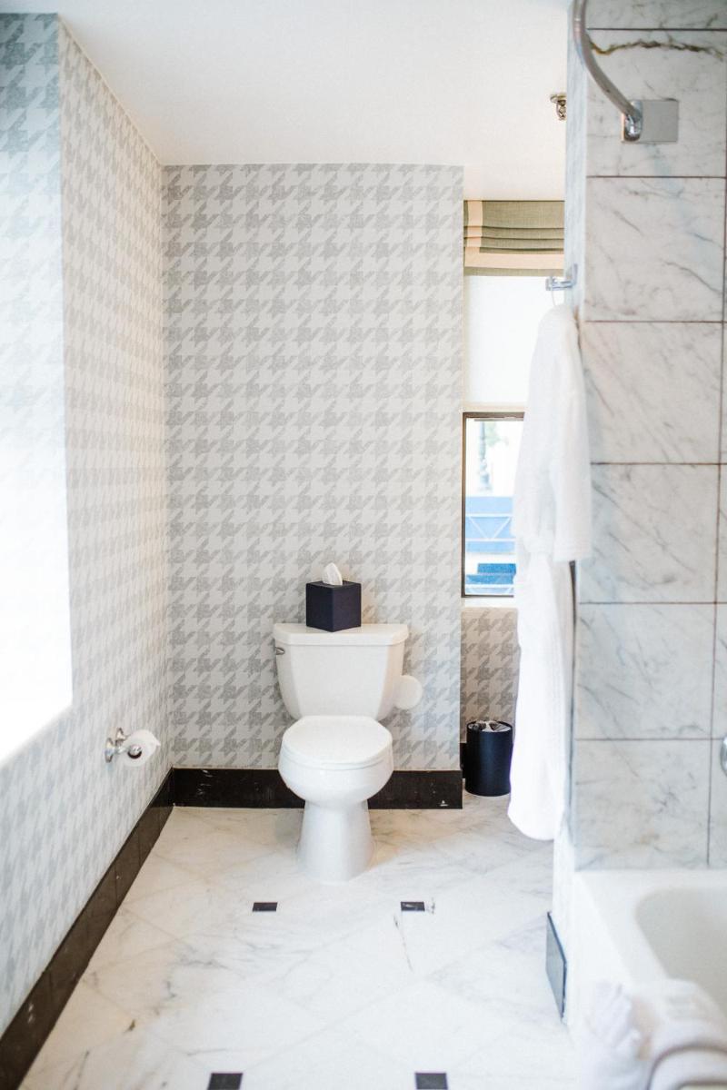 Dunhill Hotel - image 7