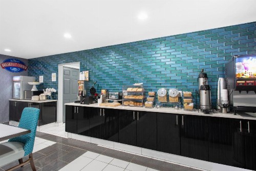 Baymont by Wyndham Charlotte University - image 7