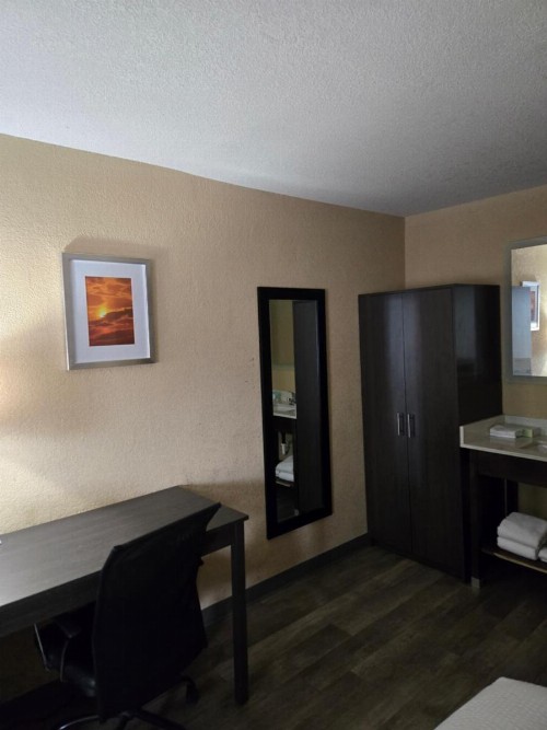 Days Inn by Wyndham Charlotte Northlake - image 14