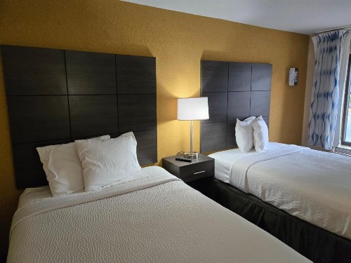 Days Inn by Wyndham Charlotte Northlake - image 18
