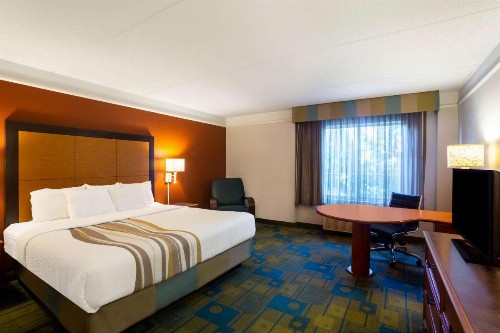La Quinta by Wyndham Charlotte Airport South - image 19
