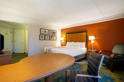 La Quinta by Wyndham Charlotte Airport South - image 20